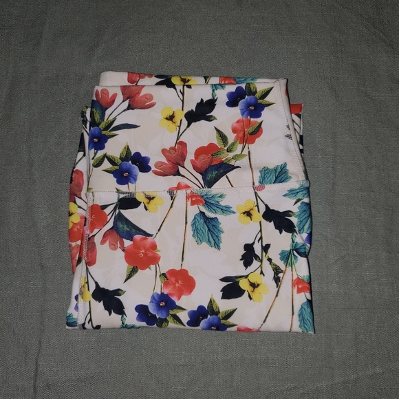 Fabletics | Pants & Jumpsuits | Fabletics Brand Floral Leggings | Poshmark